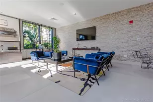 121 NE 34th St, Miami, FL 33137 - Photo 35