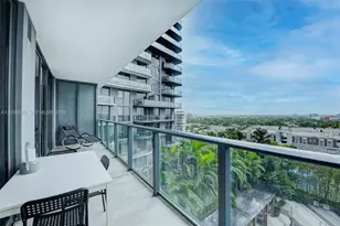121 NE 34th St, Miami, FL 33137 - Photo 11