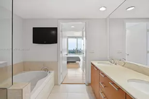 50 Biscayne Blvd, Miami, FL 33132 - Photo 17