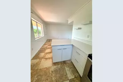 1020 SW 7th St #9, Miami, FL 33130 - Photo 3
