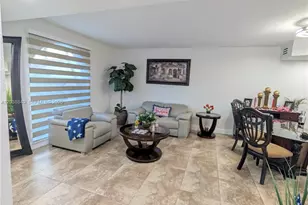 8275 NW 186th St, Hialeah, FL 33015 - Photo 31