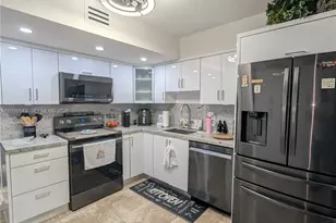 8275 NW 186th St, Hialeah, FL 33015 - Photo 23