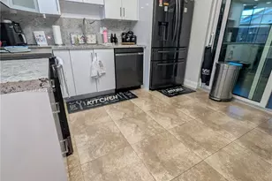 8275 NW 186th St, Hialeah, FL 33015 - Photo 25