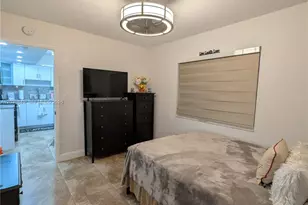 8275 NW 186th St, Hialeah, FL 33015 - Photo 35