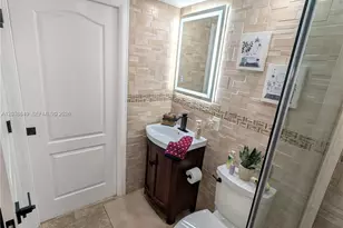 8275 NW 186th St, Hialeah, FL 33015 - Photo 37