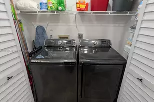 8275 NW 186th St, Hialeah, FL 33015 - Photo 15