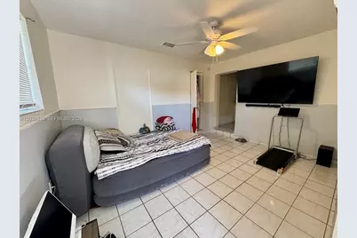 15970 NW 37th Pl, Miami Gardens, FL 33054 - Photo 13