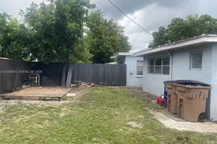 1111 N Vineyard St, Lehigh Acres, FL 33936 - Photo 11