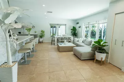 2711 NE 57th Ct, Fort Lauderdale, FL 33308 - Photo 3