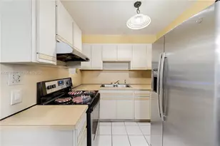 3035 NW 83 St, Miami, FL 33147 - Photo 15