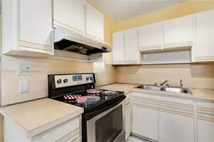 3035 NW 83rd St, Miami, FL 33147 - Photo 13
