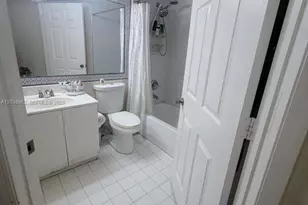 9610 NW 2nd St, Pembroke Pines, FL 33024 - Photo 23