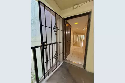 2320 S Cypress Bend Dr #206, Pompano Beach, FL 33069 - Photo 3