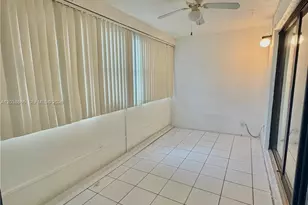 2320 S Cypress Bend Dr, Pompano Beach, FL 33069 - Photo 17