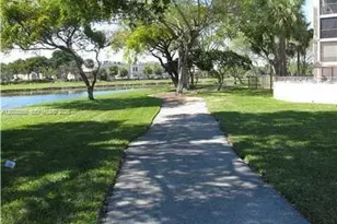 2320 S Cypress Bend Dr, Pompano Beach, FL 33069 - Photo 37