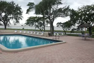 2320 S Cypress Bend Dr, Pompano Beach, FL 33069 - Photo 31