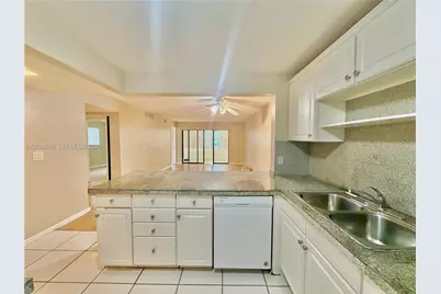 2320 S Cypress Bend Dr #206, Pompano Beach, FL 33069 - Photo 9