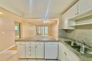 2320 S Cypress Bend Dr, Pompano Beach, FL 33069 - Photo 9