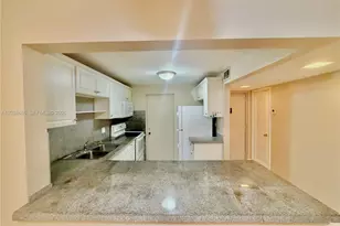 2320 S Cypress Bend Dr, Pompano Beach, FL 33069 - Photo 7