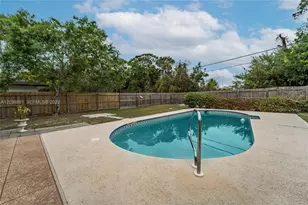 607 N Coconut Ave N, Port Saint Lucie, FL 34952 - Photo 27