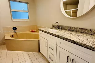 1480 Sweetbay Way, Hollywood, FL 33019 - Photo 11