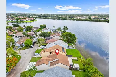 11010 SW 13th St, Pembroke Pines, FL 33025 - Photo 29