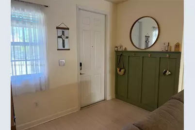 370 NE 37th Pl, Homestead, FL 33033 - Photo 3