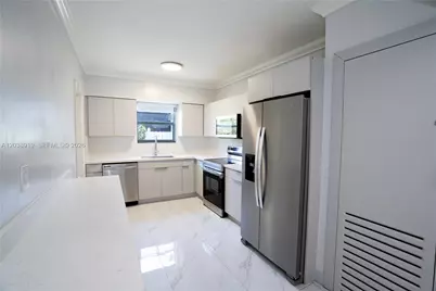 16990 NE 5th Ct #1, North Miami Beach, FL 33162 - Photo 9