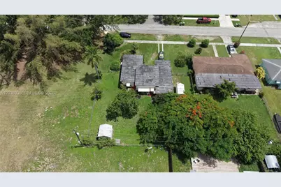 27 NW 18th St, Homestead, FL 33030 - Photo 9