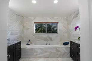 20520 SW 190th St, Miami, FL 33187 - Photo 13