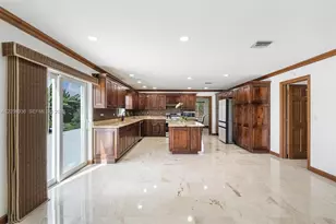 20520 SW 190th St, Miami, FL 33187 - Photo 9