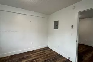 529 SW 4th St, Miami, FL 33130 - Photo 15