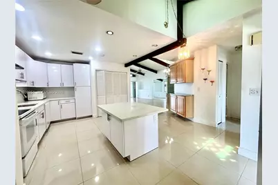 416 Briarwood Cir #2-24, Hollywood, FL 33024 - Photo 7