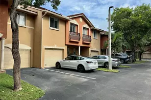 35 SE 3rd Ave, Hallandale Beach, FL 33009 - Photo 1