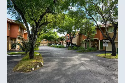 35 SE 3rd Ave #11, Hallandale Beach, FL 33009 - Photo 23