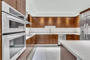 2 Grove Isle Dr, Miami, FL 33133 - Photo 15