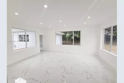2530 NW 111th St, Miami, FL 33167 - Photo 13