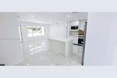 2530 NW 111th St, Miami, FL 33167 - Photo 5