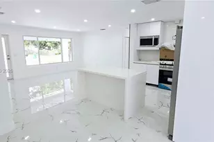 2530 NW 111th St, Miami, FL 33167 - Photo 5