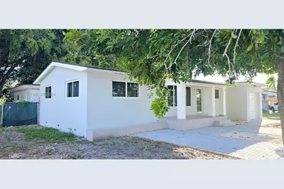 2530 NW 111th St, Miami, FL 33167 - Photo 3