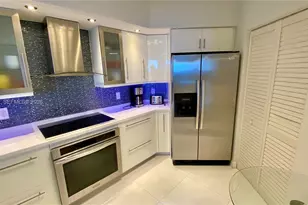 16699 Collins Ave, Sunny Isles Beach, FL 33160 - Photo 9