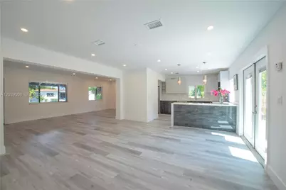 2721 SW 29th Ct, Miami, FL 33133 - Photo 5