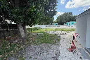 1861 NW 163rd St, Miami Gardens, FL 33054 - Photo 11