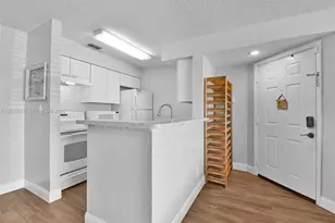 2866 S University Dr, Davie, FL 33328 - Photo 9