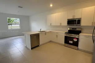 18402 SW 2nd St, Pembroke Pines, FL 33029 - Photo 13