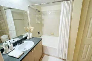 705 Belmont Ln, North Lauderdale, FL 33068 - Photo 15