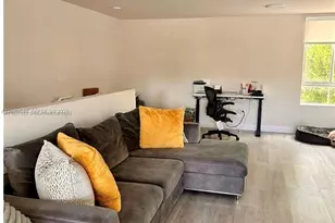 2561 NE 193rd St, Miami, FL 33180 - Photo 1