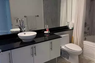 31 SE 5th St, Miami, FL 33131 - Photo 17