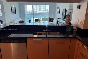 31 SE 5th St, Miami, FL 33131 - Photo 15