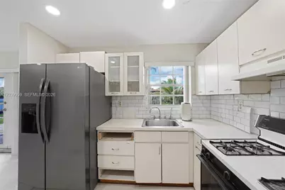 10051 SW 13th Ter, Miami, FL 33174 - Photo 9